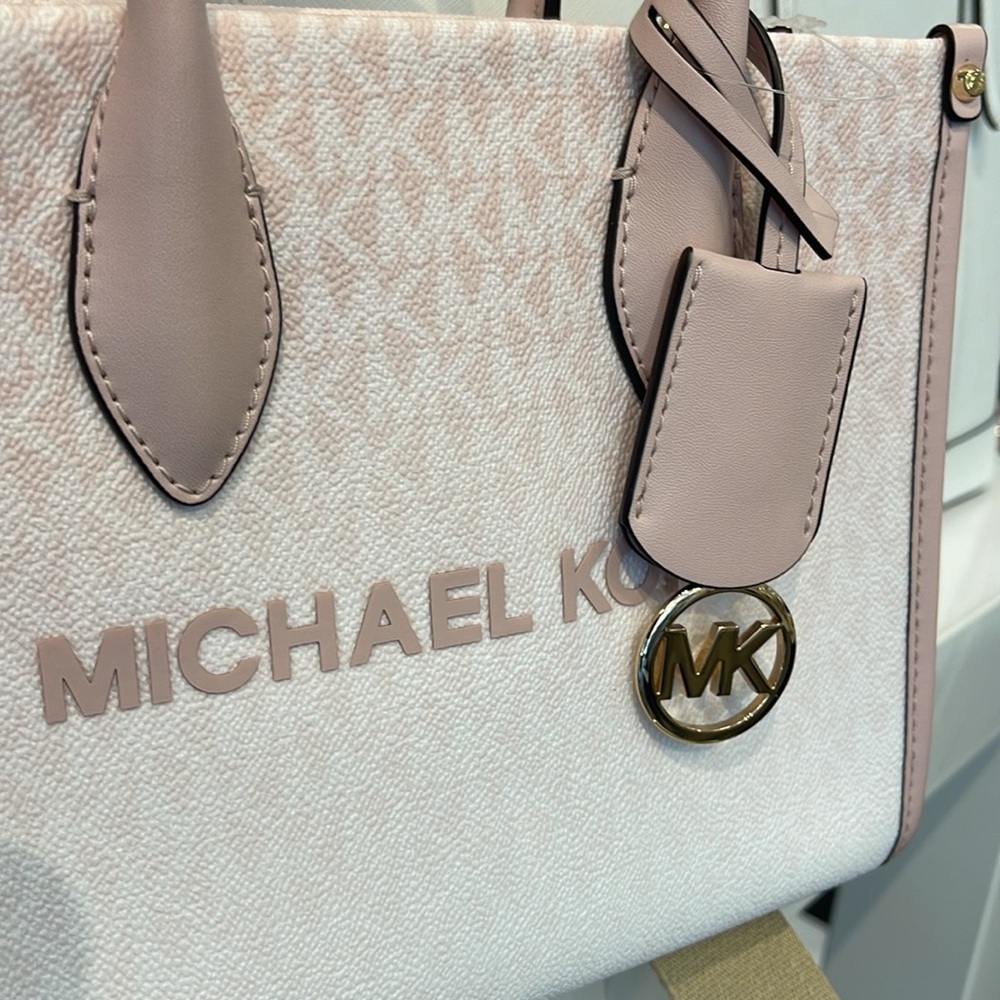 MICHAEL KORS Mirella Sm Ombré Signature Logo Crossbody SM SHOPPER TZ XBODY
Powde - Picture 13 of 16